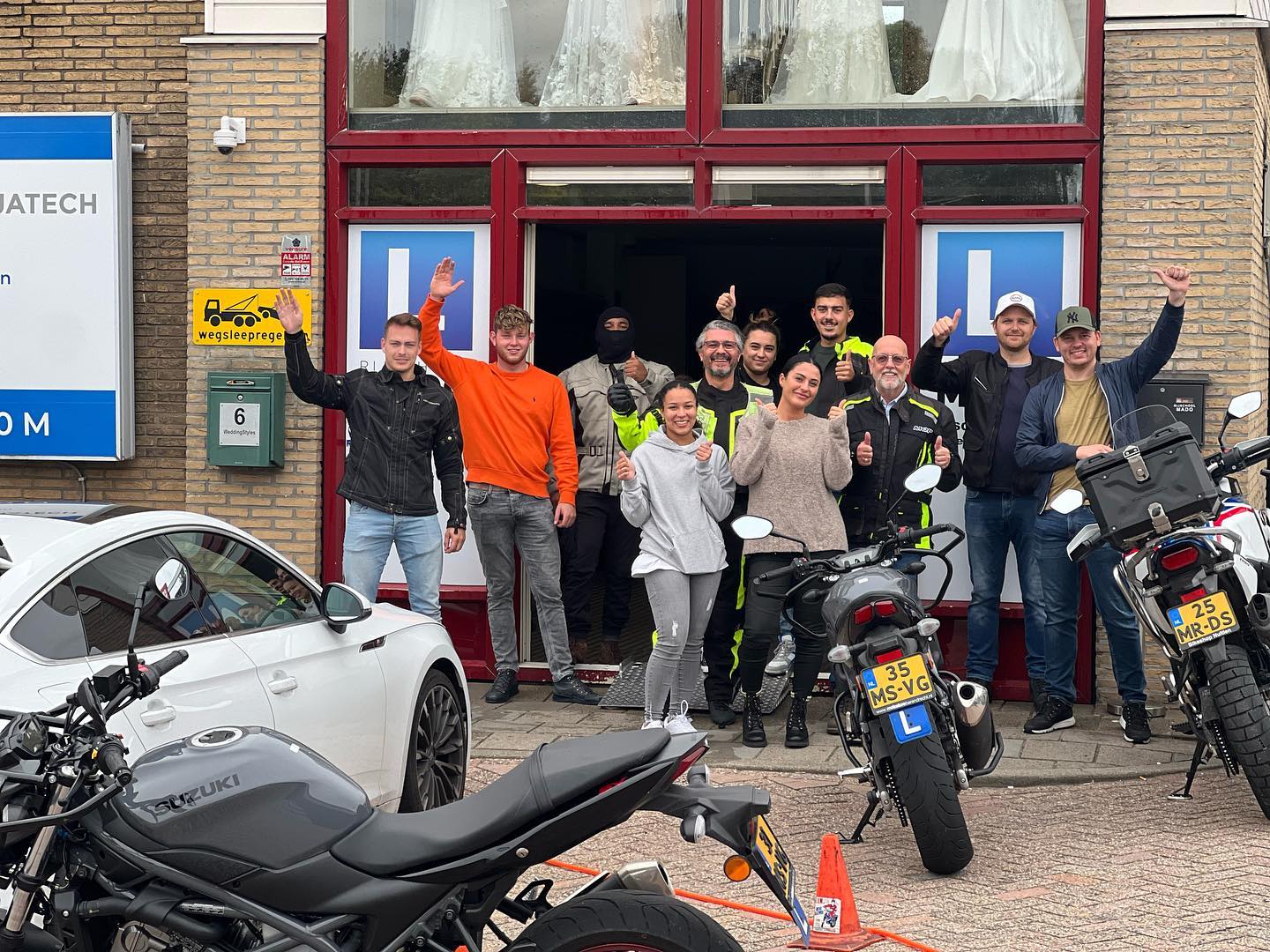 Contact Rijschool Mado